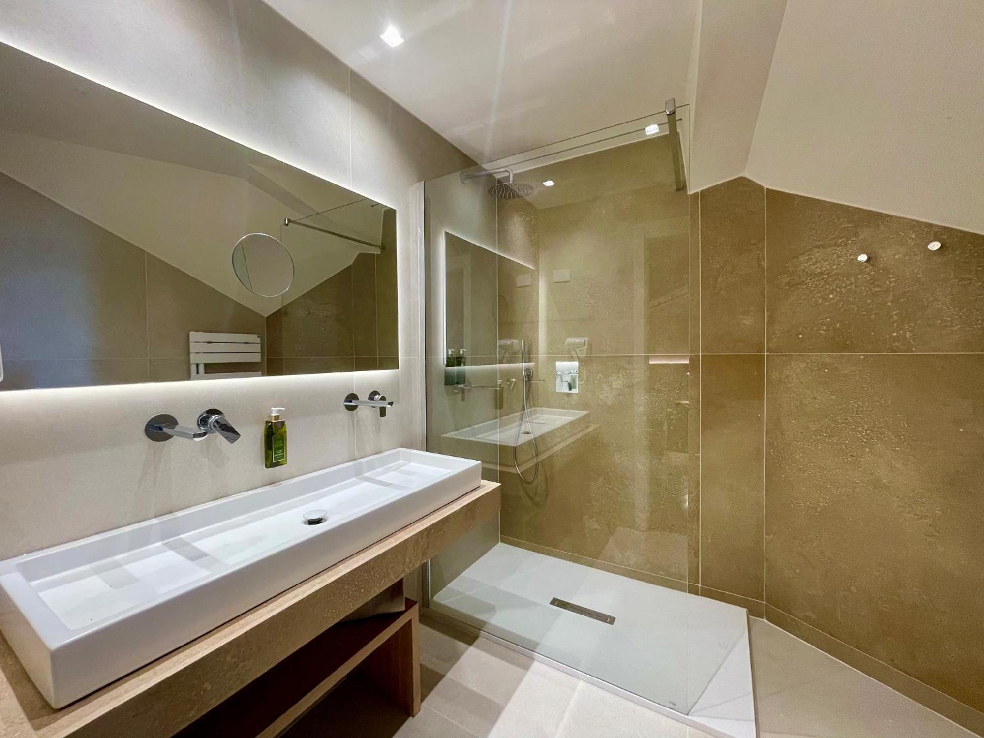 Junior Suite with Sea View,1646347717:JPEG